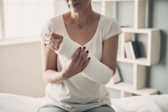 CBD és törések: a fájdalom enyhítése és a csontok erősítése
