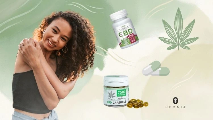 Nasmejana mlada ženska, CBD kapsule, list konoplje in logotip Hemnia v spodnjem desnem kotu